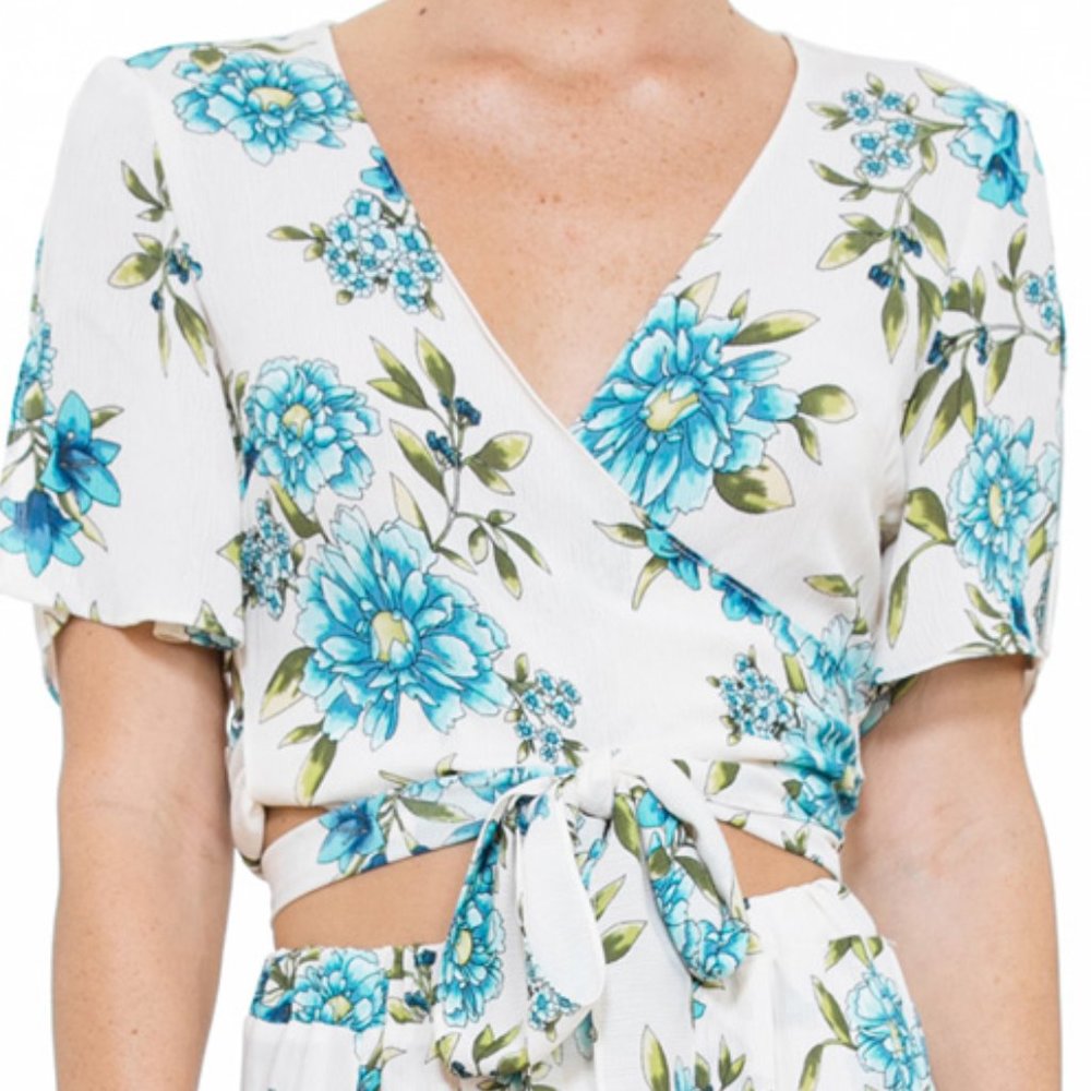 SHORT SLEEVE WRAP TOP WITH FRONT TIE